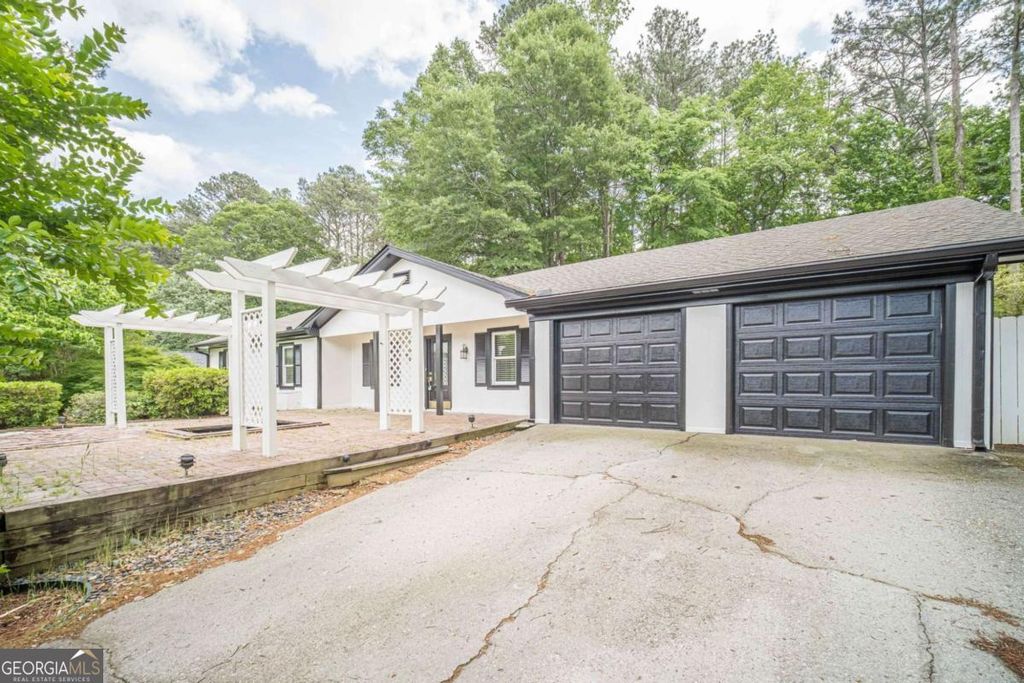 4858 Tarleton Drive SW, Lilburn, GA 30047