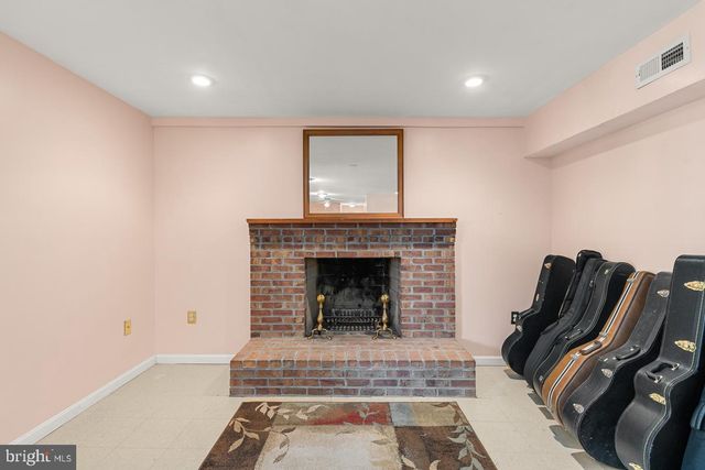 295 HUNTERSRIDGE RD, Winchester, VA 22602