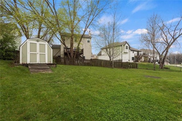 1550 Dover Court, Liberty, MO 64068