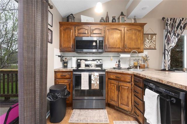1550 Dover Court, Liberty, MO 64068
