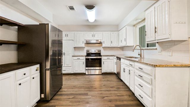 4517 Willow Bend Drive, Arlington, TX 76017