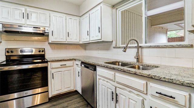4517 Willow Bend Drive, Arlington, TX 76017