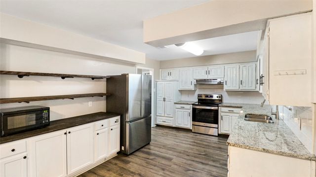 4517 Willow Bend Drive, Arlington, TX 76017