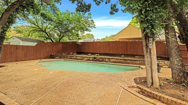 4517 Willow Bend Drive, Arlington, TX 76017