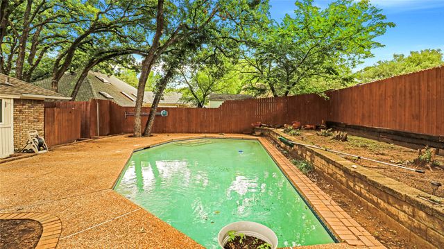 4517 Willow Bend Drive, Arlington, TX 76017