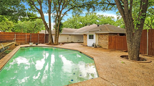 4517 Willow Bend Drive, Arlington, TX 76017