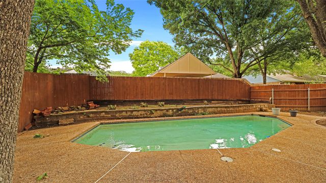 4517 Willow Bend Drive, Arlington, TX 76017