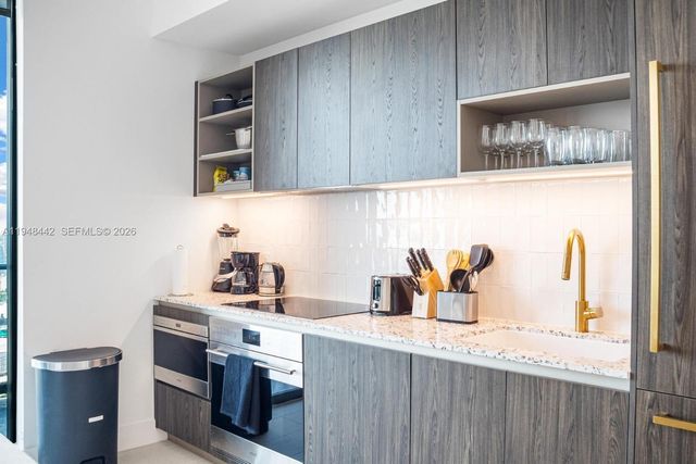 159 NE 6th St 5101, Miami, FL 33132