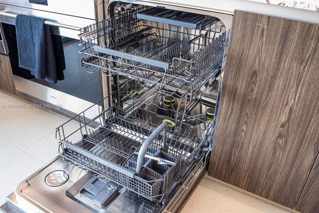 159 NE 6th St 5101, Miami, FL 33132