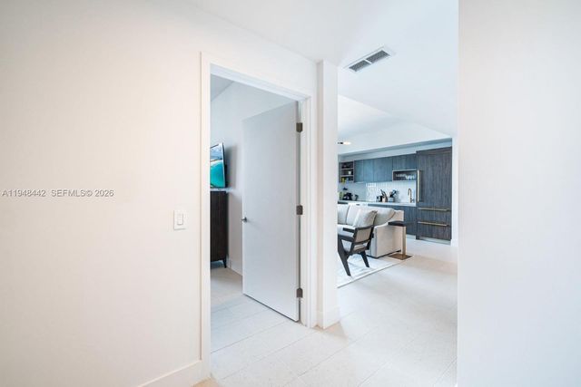 159 NE 6th St 5101, Miami, FL 33132