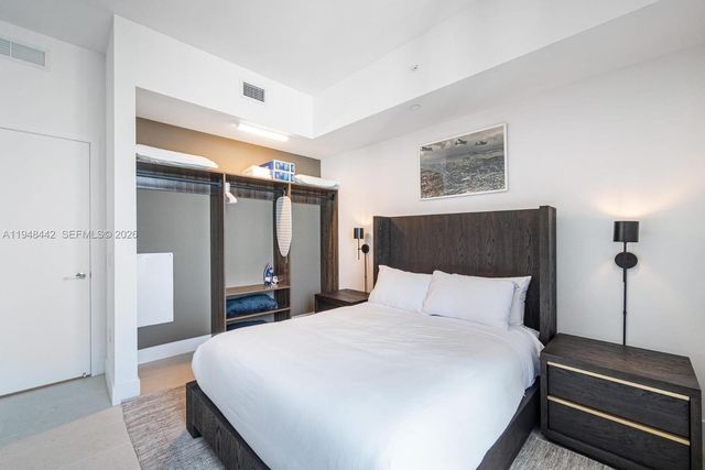 159 NE 6th St 5101, Miami, FL 33132