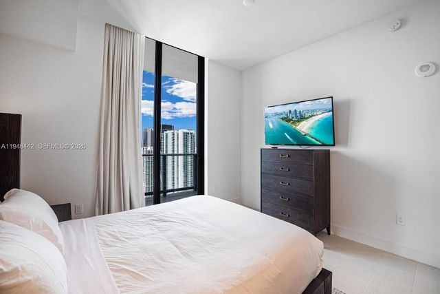 159 NE 6th St 5101, Miami, FL 33132