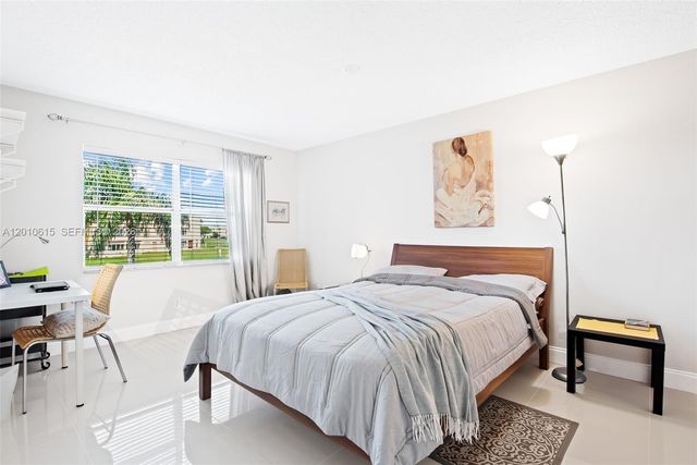 9421 Sunrise Lakes Blvd 208, Sunrise, FL 33322