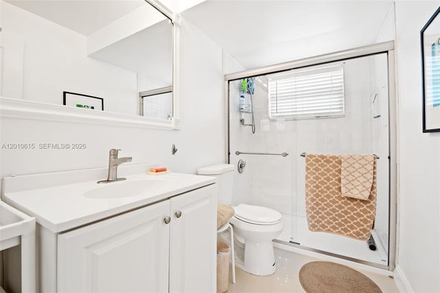 9421 Sunrise Lakes Blvd 208, Sunrise, FL 33322