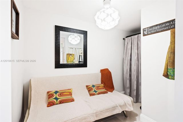 9421 Sunrise Lakes Blvd 208, Sunrise, FL 33322