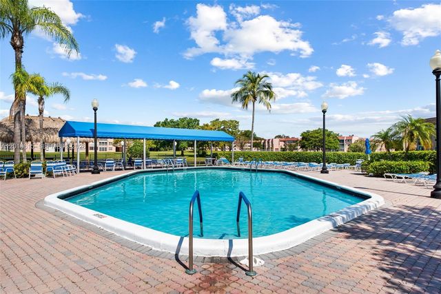 9421 Sunrise Lakes Blvd 208, Sunrise, FL 33322