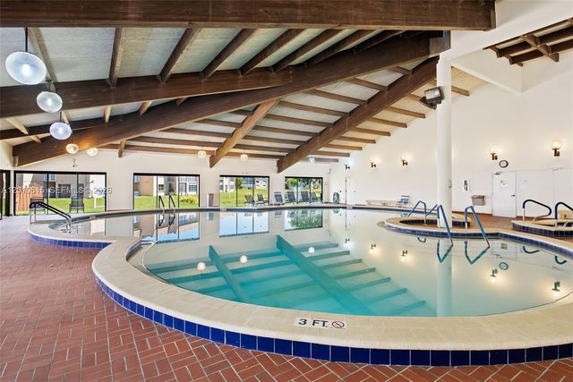 9421 Sunrise Lakes Blvd 208, Sunrise, FL 33322