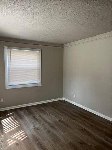 19650 W Chicago Street, Detroit, MI 48228