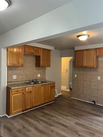 19650 W Chicago Street, Detroit, MI 48228