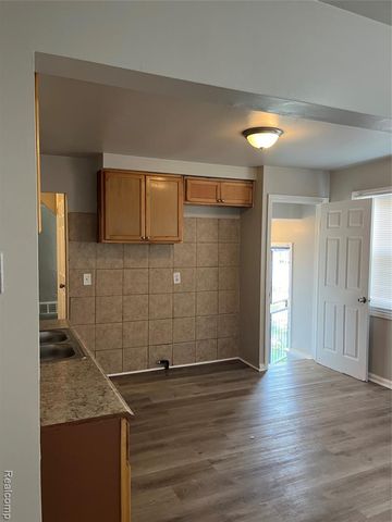 19650 W Chicago Street, Detroit, MI 48228