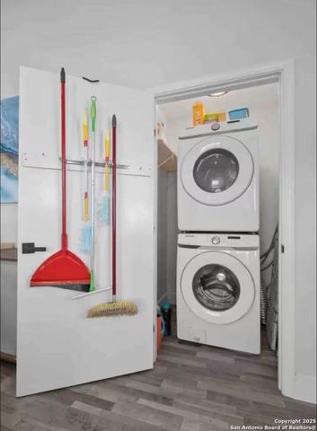 1065 N Ocean Dr, Port Lavaca, TX 77979