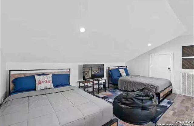 1065 N Ocean Dr, Port Lavaca, TX 77979