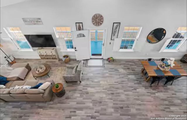 1065 N Ocean Dr, Port Lavaca, TX 77979