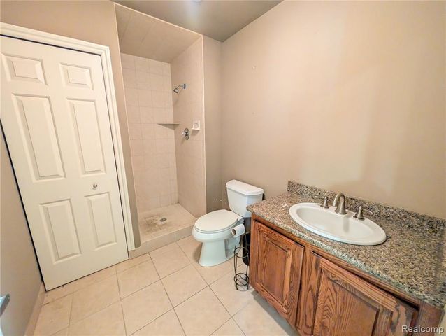 16012 Moross Road, Detroit, MI 48205