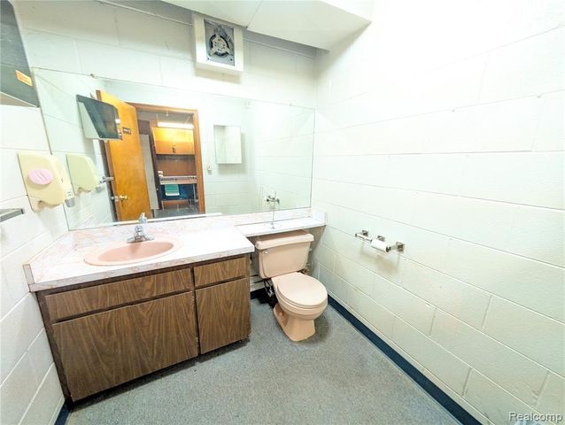 16012 Moross Road, Detroit, MI 48205