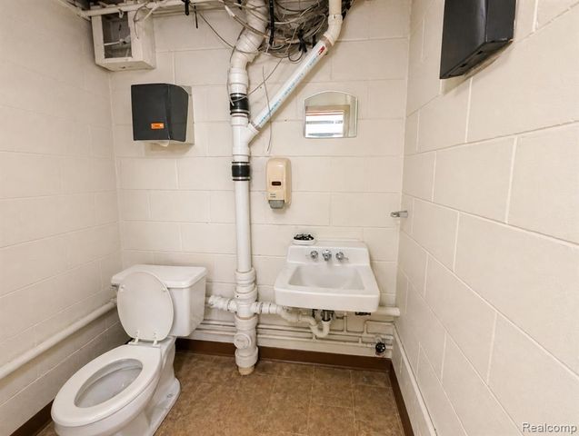 16012 Moross Road, Detroit, MI 48205