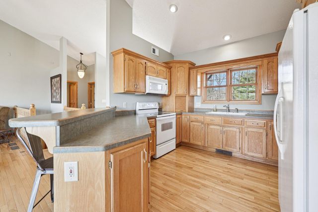 17489 Pleasant Valley Road, Shafer, MN 55074