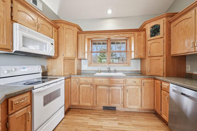 17489 Pleasant Valley Road, Shafer, MN 55074