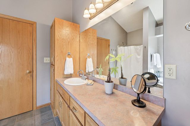 17489 Pleasant Valley Road, Shafer, MN 55074