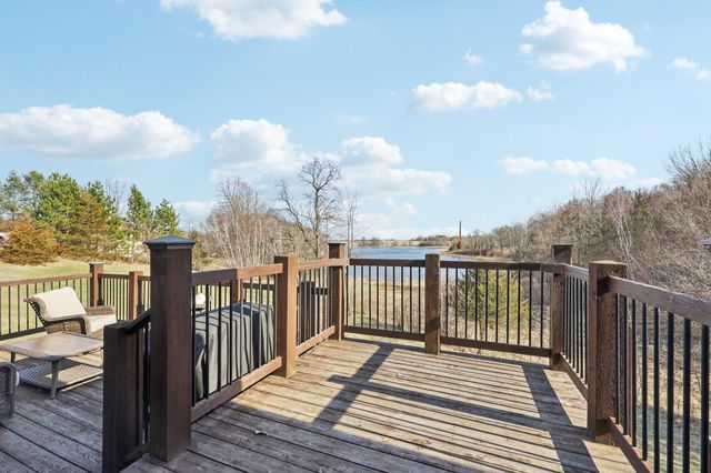 17489 Pleasant Valley Road, Shafer, MN 55074