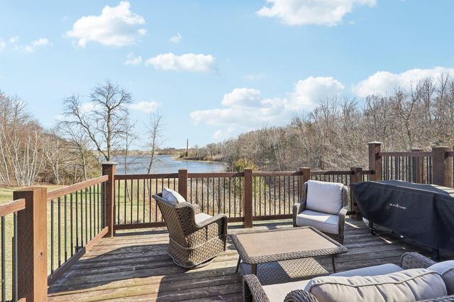 17489 Pleasant Valley Road, Shafer, MN 55074