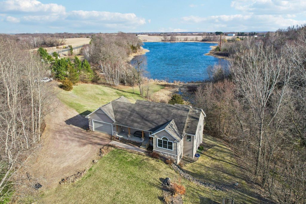 17489 Pleasant Valley Road, Shafer, MN 55074