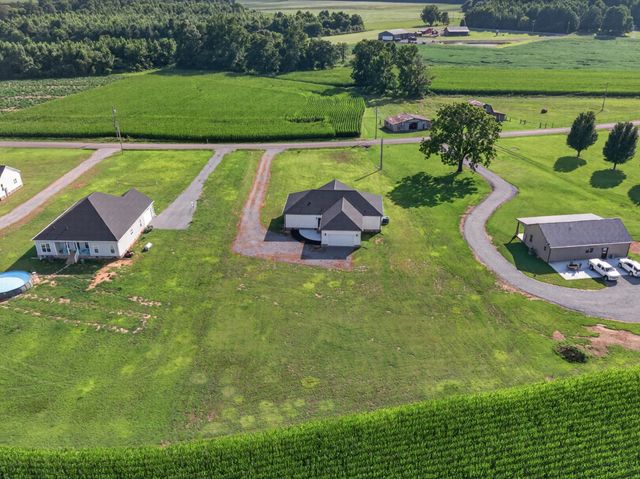 199 Bellview Rd, Taft, TN 38488