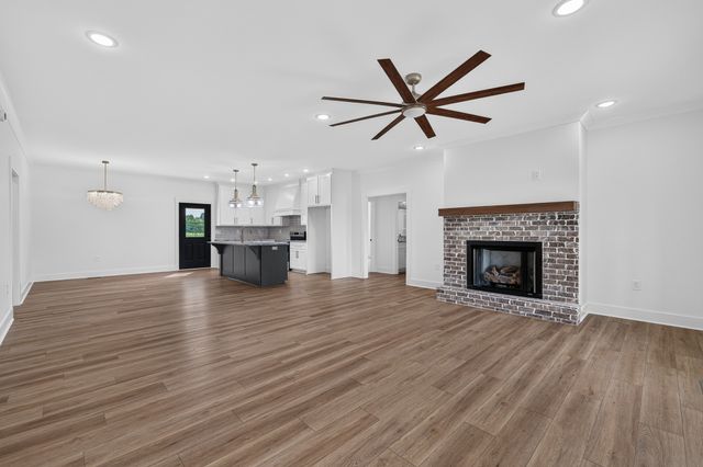 199 Bellview Rd, Taft, TN 38488
