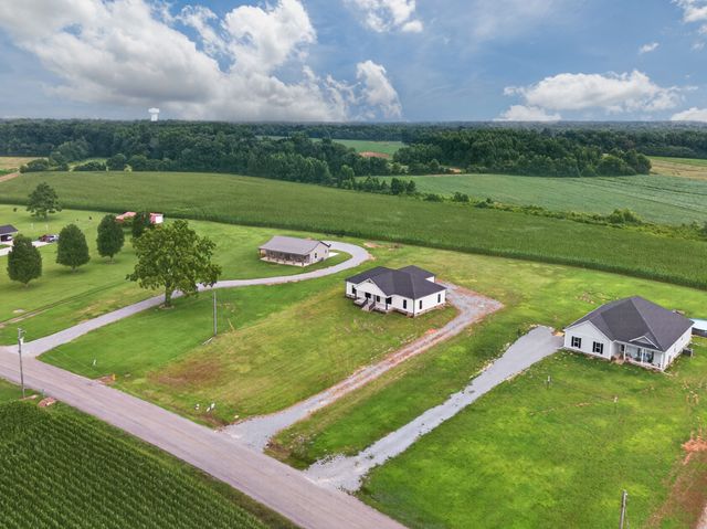 199 Bellview Rd, Taft, TN 38488