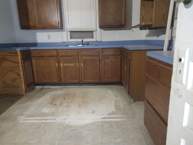1413 S Ellis, Wichita, KS 67211