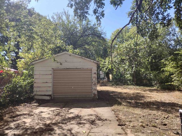 1413 S Ellis, Wichita, KS 67211