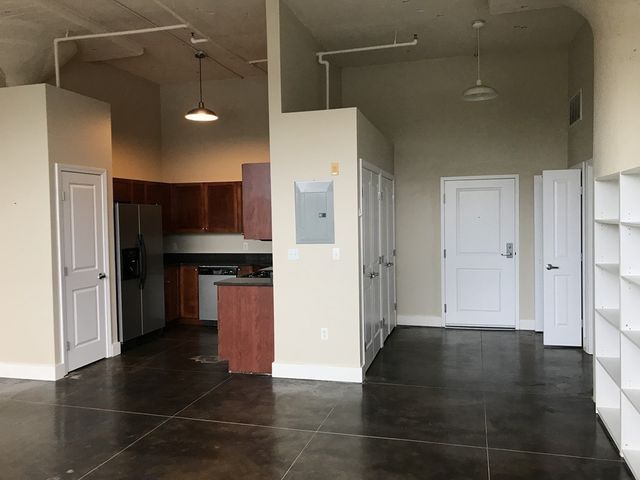 21 Illinois St 402, Worcester, MA 01610
