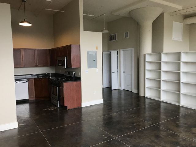 21 Illinois St 402, Worcester, MA 01610