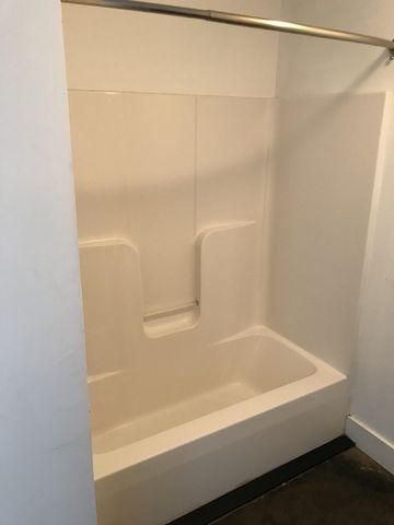 21 Illinois St 402, Worcester, MA 01610