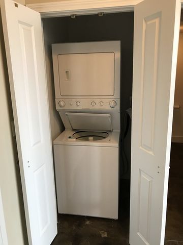 21 Illinois St 402, Worcester, MA 01610