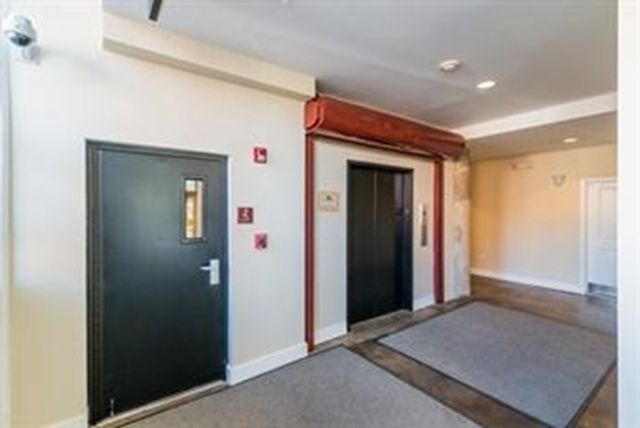 21 Illinois St 402, Worcester, MA 01610