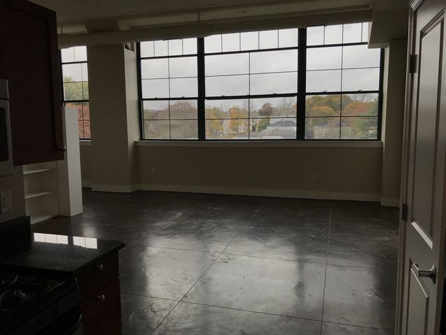 21 Illinois St 402, Worcester, MA 01610