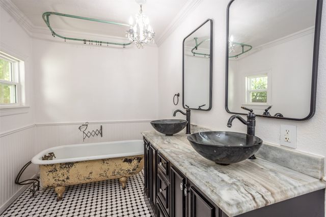 610 S Lee Street, Valley View, TX 76272