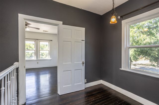 610 S Lee Street, Valley View, TX 76272