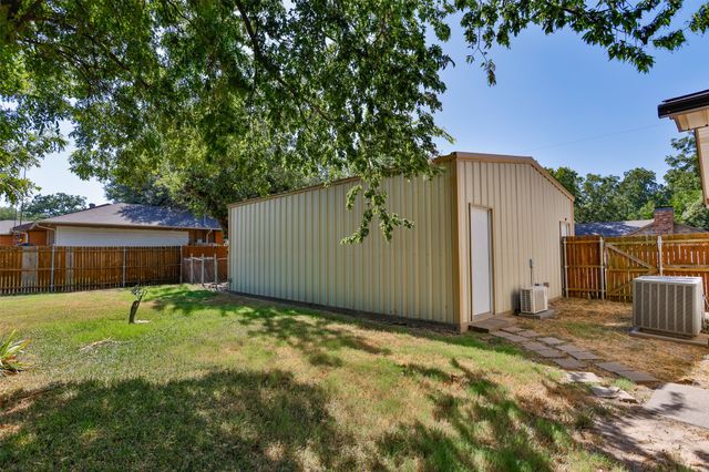 610 S Lee Street, Valley View, TX 76272